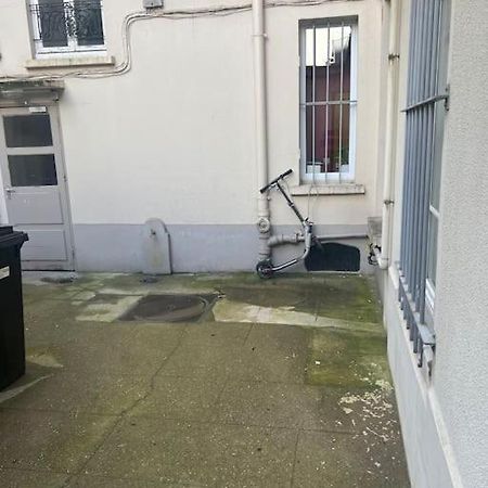 Studio Cosy Refait A Neuf Levallois Exterior foto