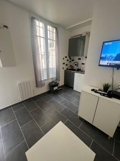 Studio Cosy Refait A Neuf Levallois Exterior foto
